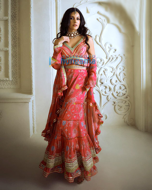amyra dastur 4 7