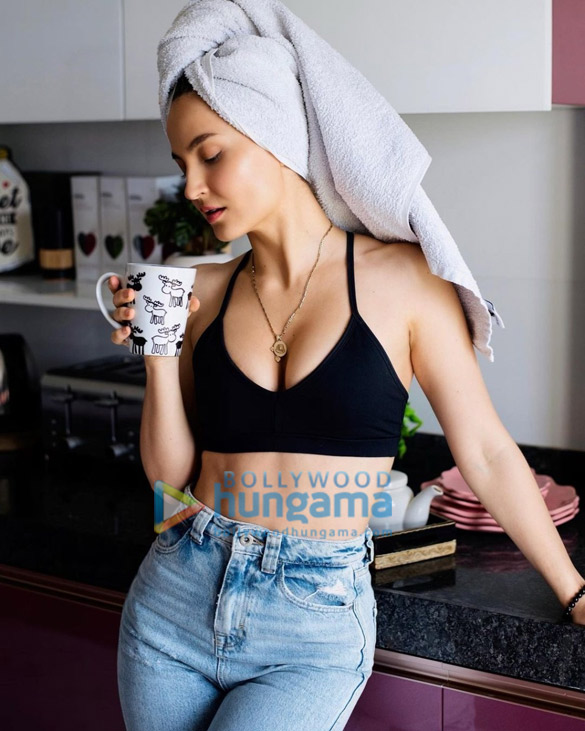 elli avrram 2 7