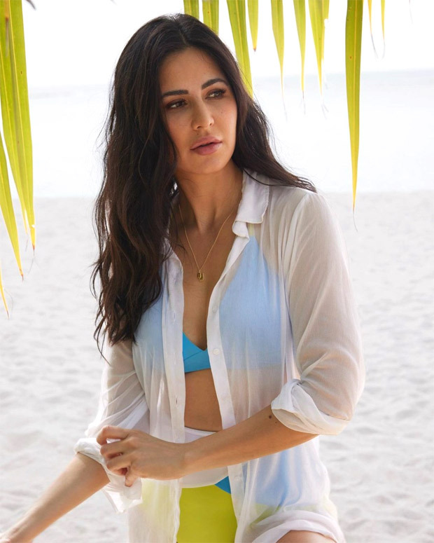Katrina Kaif sizzles in vibrant blue and white bikini in Maldives, see her  stunning photos : Bollywood News - Bollywood Hungama