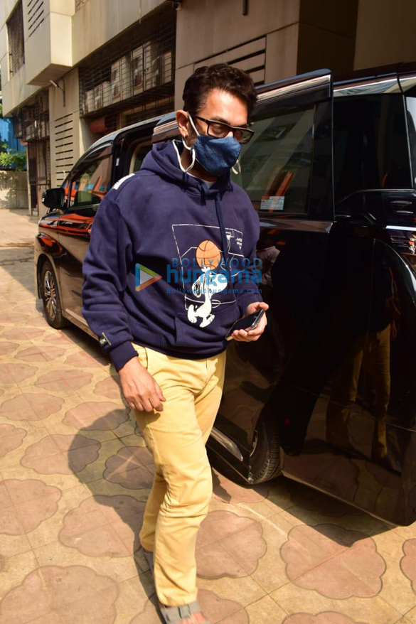 photos aamir khan snapped in andheri 2