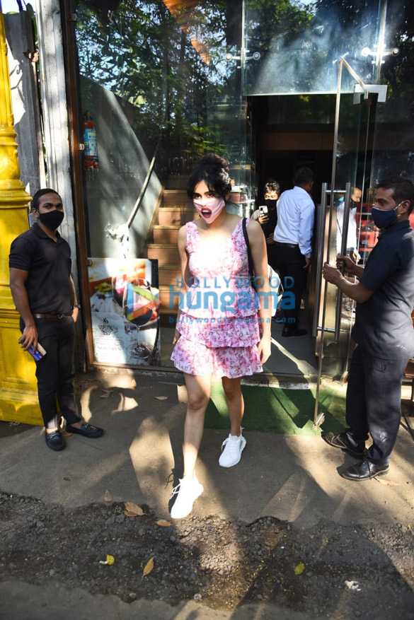 photos adah sharma snapped in juhu 4