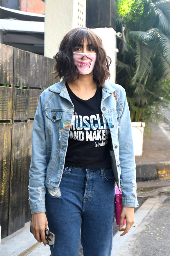 photos adah sharma spotted in bandra 2 5