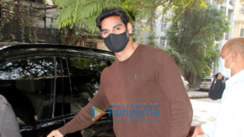 Photos: Ahan Shetty and Suniel Shetty spotted at Hakim Aalim salon in Khar