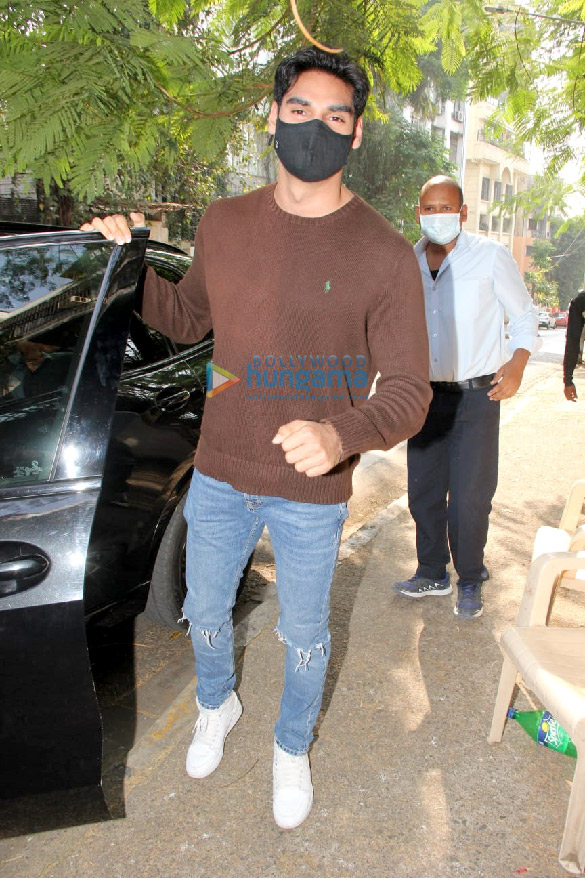 photos ahan shetty and suniel shetty spotted at hakim aalim salon in khar 3