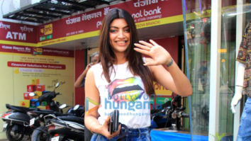 Photos: Akanksha Puri snapped in Andheri