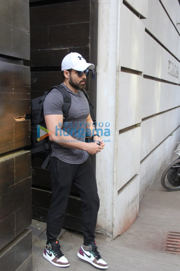 photos emraan hashmi spotted outside a gym in bandra 1