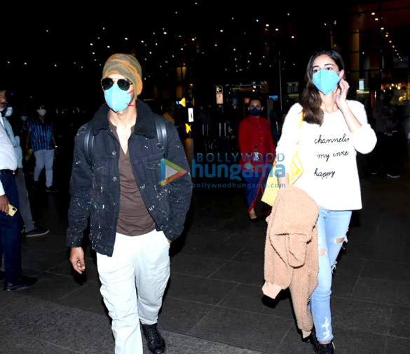 photos ishaan khatter ananya panday kajol and others snapped at the airport 1