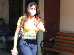 Photos: Janhvi Kapoor, Khushi Kapoor, Tanishaa Mukerji and others spotted outside Pilates class