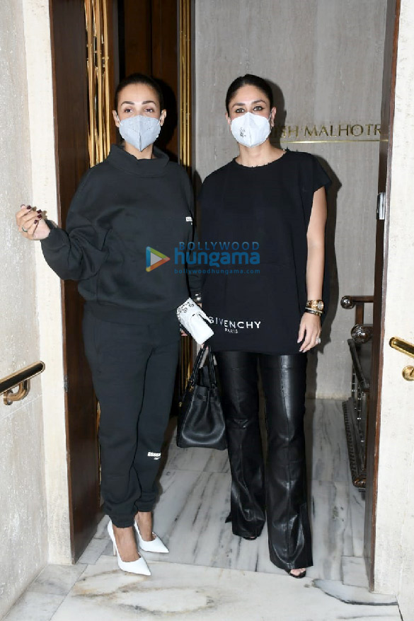 Photos: Kareena Kapoor Khan, Malaika Arora, Amrita Arora and Karan Johar snapped at Manish Malhotra’s house in Bandra Photos: Kareena Kapoor Khan, Malaika Arora, Amrita Arora and Karan Johar snapped at Manish Malhotra’s house in Bandra