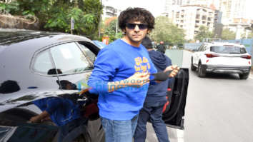 Photos: Kartik Aaryan snapped in Andheri