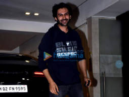 Photos: Kartik Aaryan snapped in Juhu