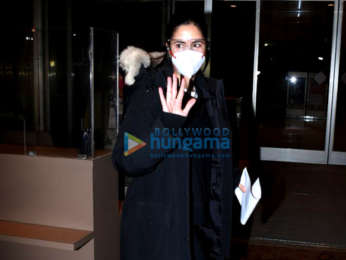 Photos: Katrina Kaif, Farhan Akhtar, Shweta Tiwari snapped at the airport