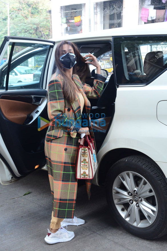 photos malaika arora snapped in bandra 4 9