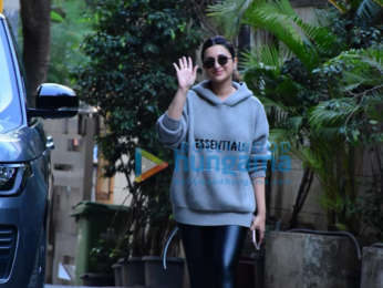 Photos: Parineeti Chopra spotted in Bandra