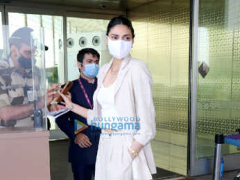Photos: Pooja Hegde, Sunny Deol and others snapped at the airport