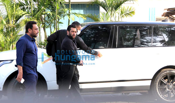 photos salman khan spotted at kalina airport 3 3