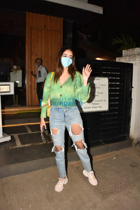 photos shakun batra and ananya panday spotted at mizu in khar 2
