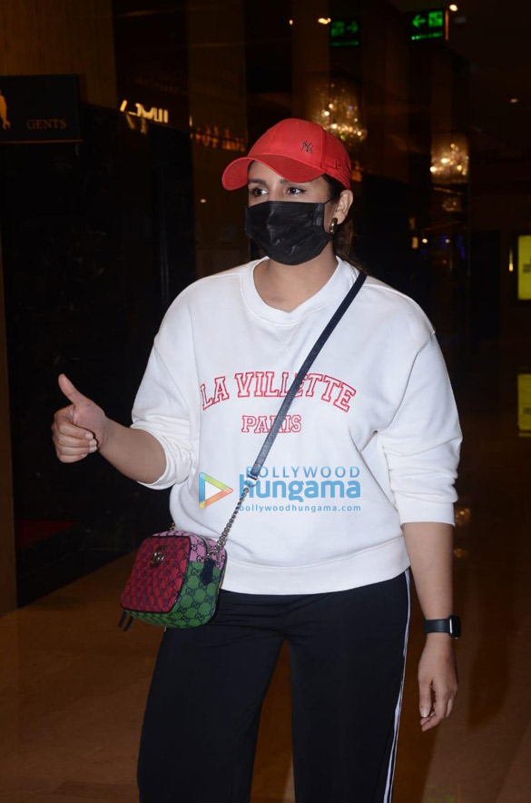 photos sonakshi sinha huma qureshi and others snapped at the premiere of the marathi film zombivli 2