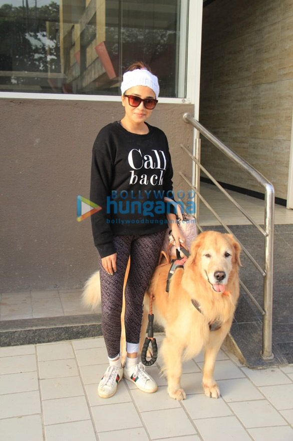 photos tinaa dattaa snapped with her dog in andheri 2
