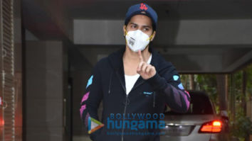 Photos: Varun Dhawan spotted at Vashu Bhagnani’s office in Bandra
