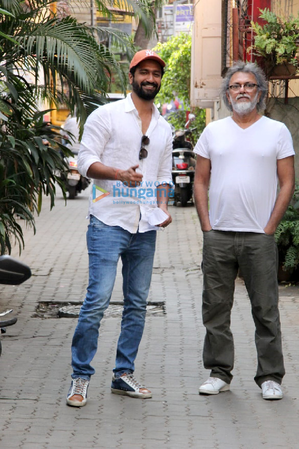 photos vicky kaushal spotted at rakeysh om prakash mehras office in bandra 2