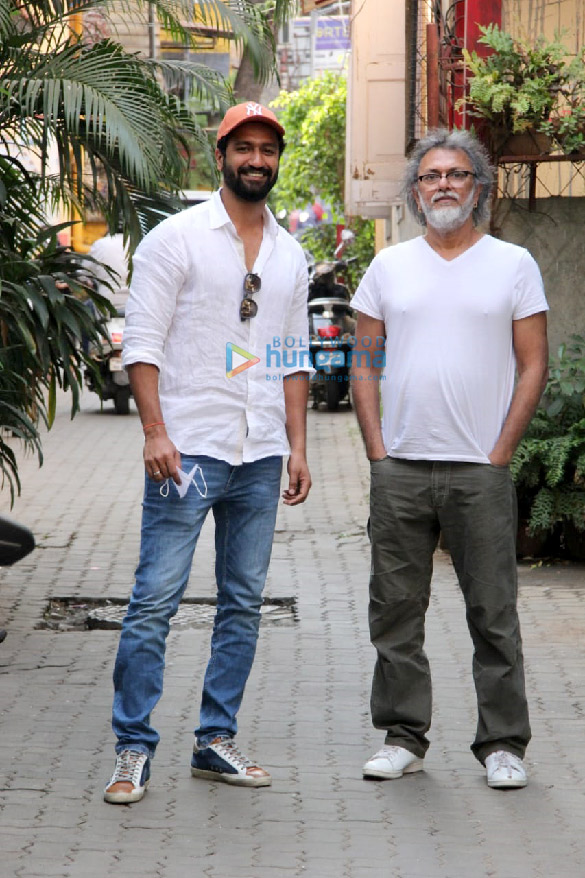 photos vicky kaushal spotted at rakeysh om prakash mehras office in bandra 4