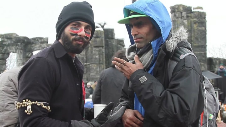 Shahid Kapoor Introduces Team Haider | On The Sets Of Bismil Shahid Kapoor Introduces Team Haider | On The Sets Of Bismil