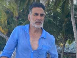 Twinkle Khanna shares photo of Akshay Kumar, says he’s ‘aging like whiskey’