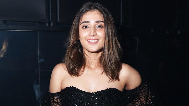 What’s in my bag with Dhvani Bhanushali | Fashion | Lifestyle | Bollywood Hungama