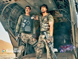Movie Wallpapers Of Bade Miyan Chote Miyan