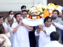 Bappi Lahiri ji’s funeral – family bid him a teary goodbye