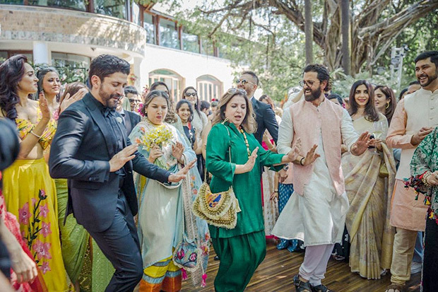 Farhan Akhtar and Shibani Dandekar share a kiss and first dance in dreamy wedding photos; Hrithik Roshan, Farah Khan burn the dance floor