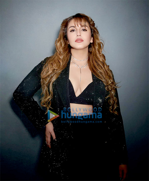 huma qureshi 2 32