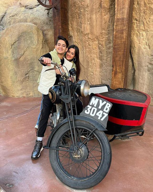 Jannat Zubair and her brother enjoy a day at Bollywood Theme Park in Dubai, see photos Jannat Zubair and her brother enjoy a day at Bollywood Theme Park in Dubai, see photos
