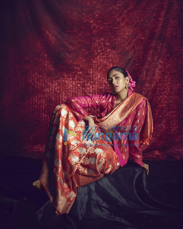 mrunal thakur 3 26