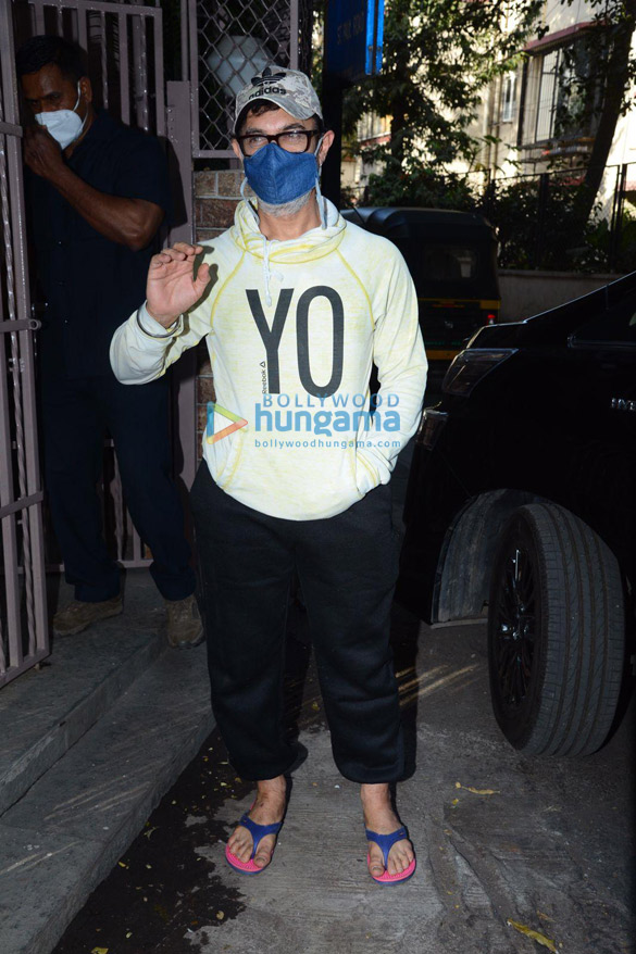 photos aamir khan snapped at a dubbing studio in bandra 4 3