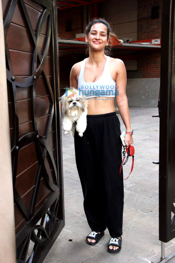 Photos: Aisha Sharma spotted in Bandra Photos: Aisha Sharma spotted in Bandra