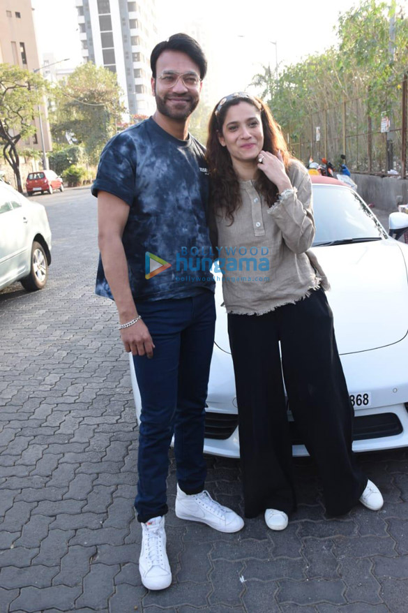 photos ankita lokhande and husband vicky jain snapped in lokhandwala 4