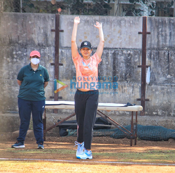 Photos: Anushka Sharma spotted in athleisure wear as she preps for her upcoming film Chakda Xpress Photos: Anushka Sharma spotted in athleisure wear as she preps for her upcoming film Chakda Xpress