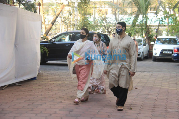 photos bappi lahiris family organises a prayer meet in the memory of the late music composer 00 1
