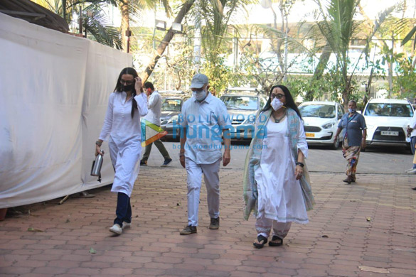 photos bappi lahiris family organises a prayer meet in the memory of the late music composer 00 10