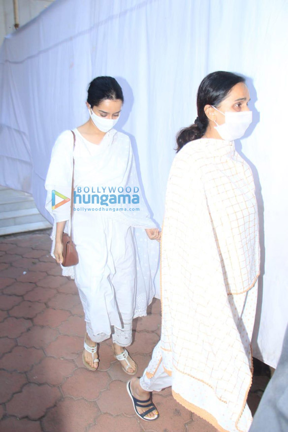photos bappi lahiris family organises a prayer meet in the memory of the late music composer 00 5
