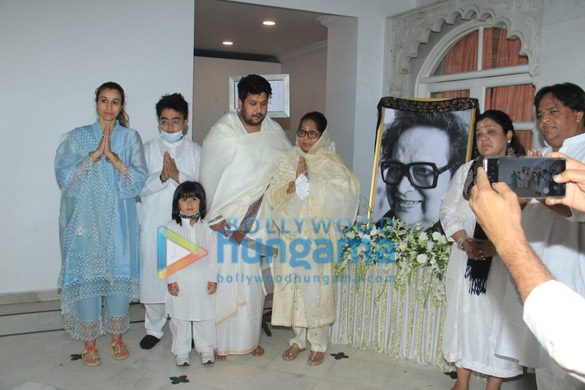 photos bappi lahiris family organises a prayer meet in the memory of the late music composer 4