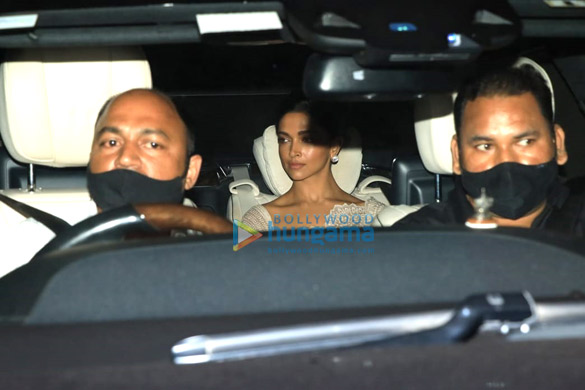 photos deepika padukone snapped arriving to watch the alia bhatt starrer gangubai kathiawadi 4