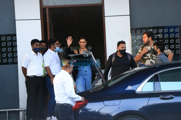 Photos: Deepika Padukone snapped at Kalina airport