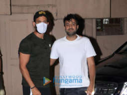 Photos: Hrithik Roshan snapped in a casual avtar sporting a tee shirt and track pants in Bandra