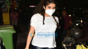 Photos: Janhvi Kapoor snapped in Bandra