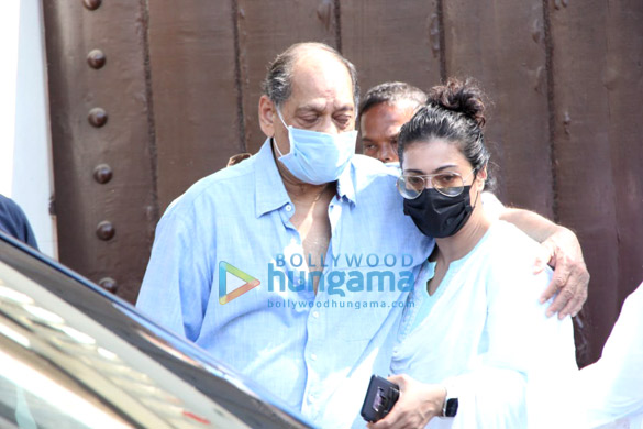 photos kajol tanuja alka yagnik and more arrive at bappi lahiris house to pay respects to the music composer 6
