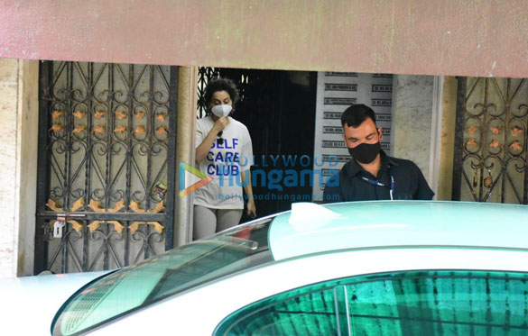 photos kangana ranaut dons a t shirt with a message as she gets snapped outside a pilates studio 1