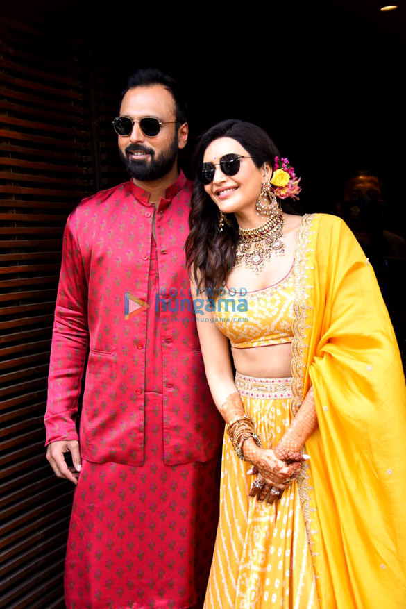 photos karishma tanna and varun bangera snapped at their mehendi ceremony 3